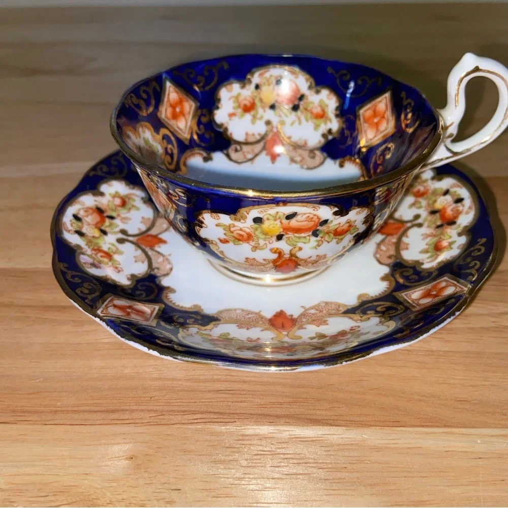Vintage Royal Albert Crown China Heirloom Trio Tea Cup Saucer Square Plate